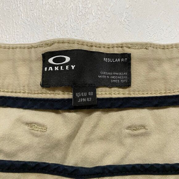 Oakley Regular Fit Cargo Shorts Men’s 40 – Khaki Utility Outdoor Work Shorts - Picture 3 of 10